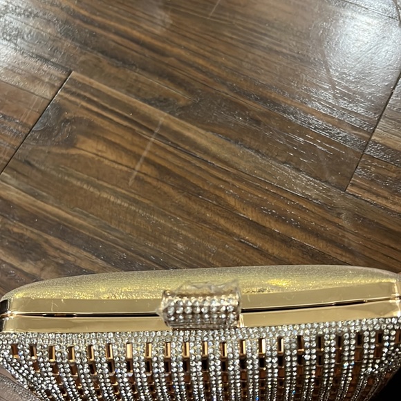 New Sparkly Clutch With Detachable Strap - Picture 2 of 9
